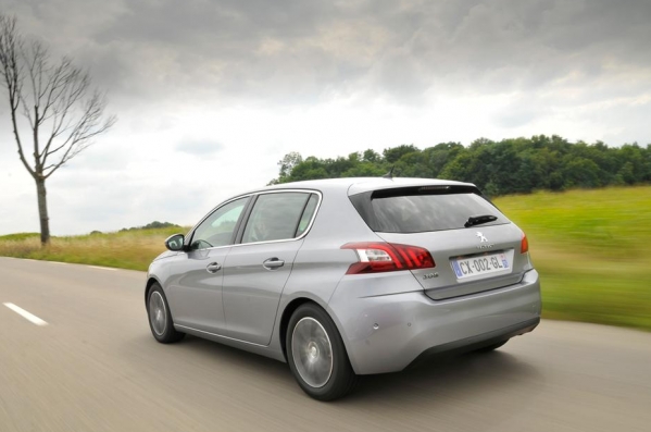 https://wcar.sets.lv/cars/Peugeot/308 hečbeks/ffb0ebf44101f6b1c86a6d67d3997cc0.jpg